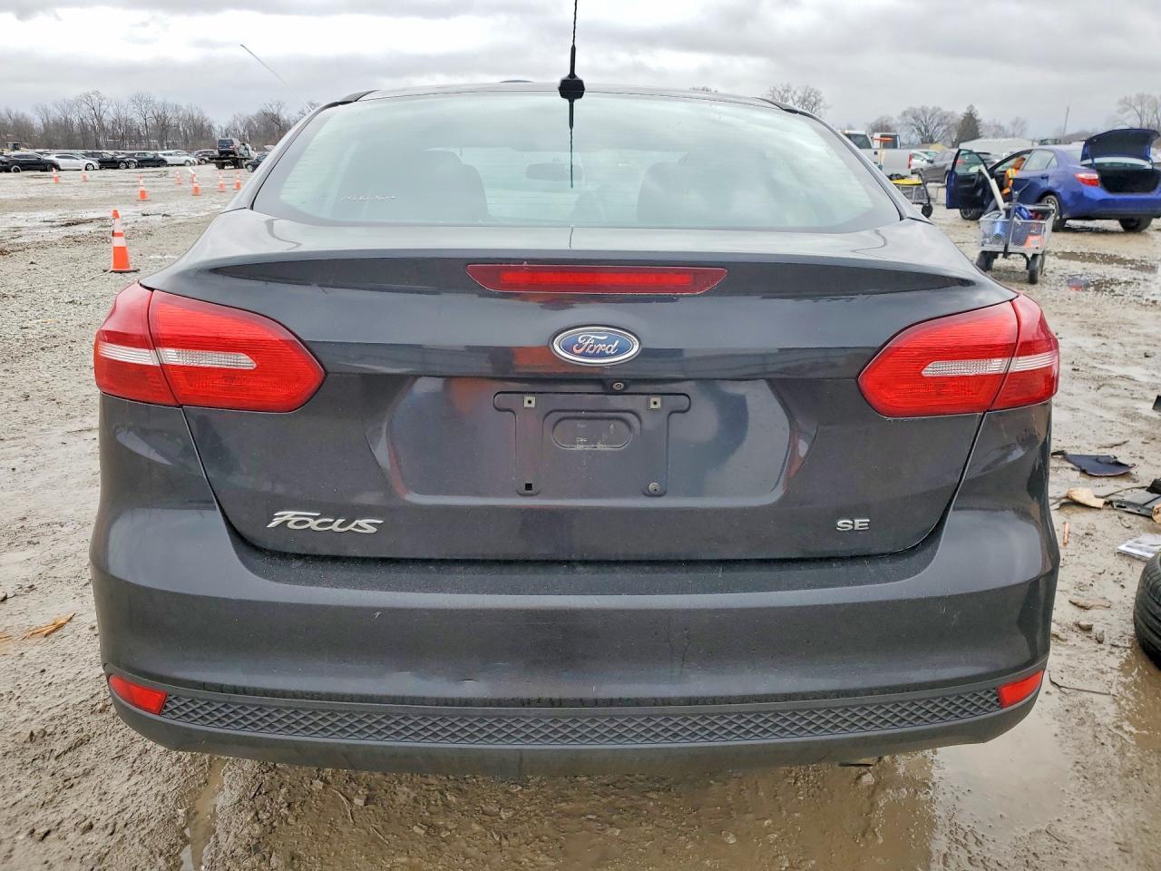 2017 Ford Focus Se - Image 6