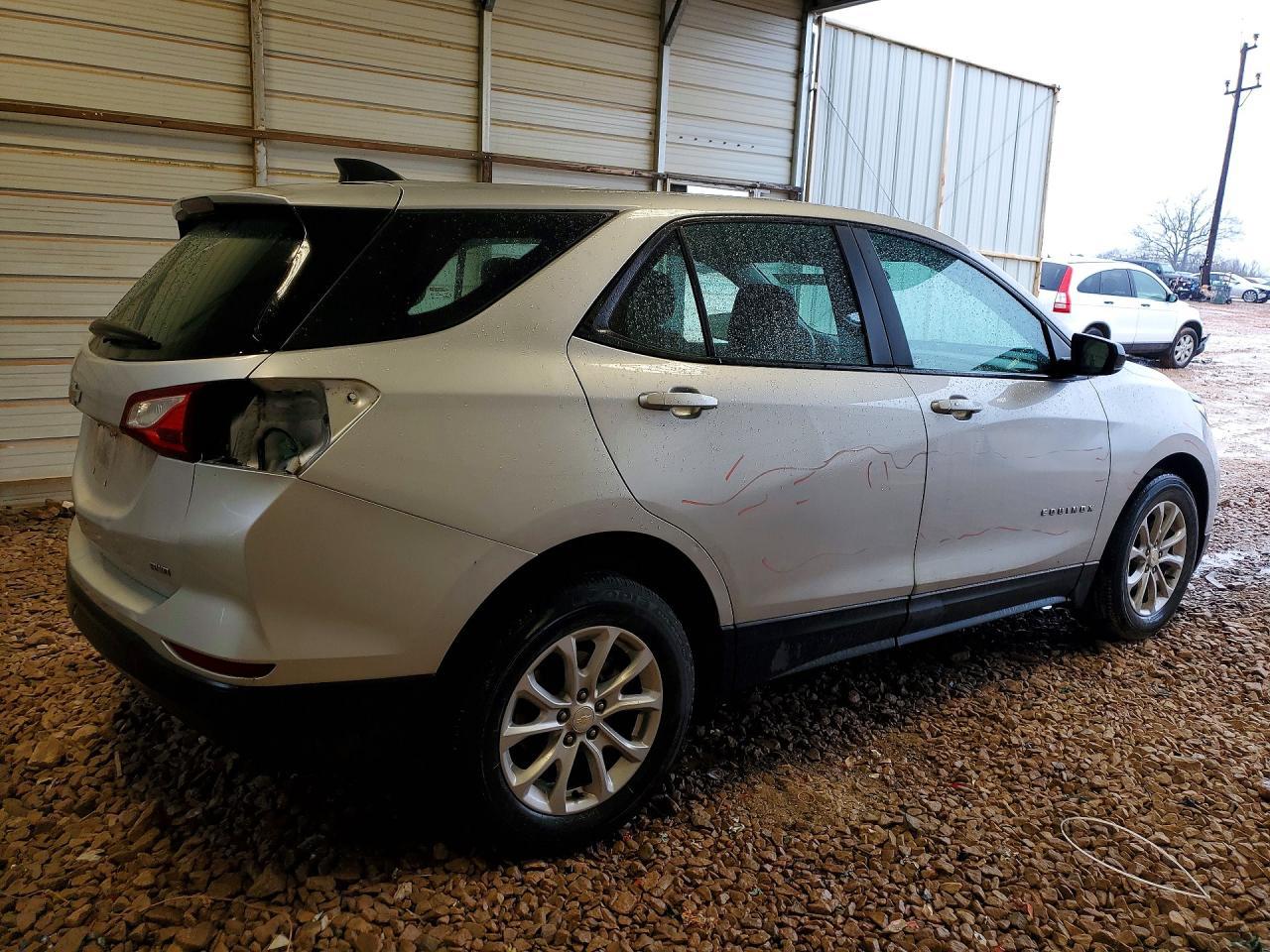 2020 Chevrolet Equinox Ls - Фото 3