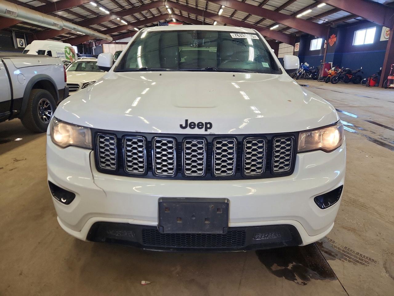 2017 Jeep Grand Cherokee Laredo - Фото 5