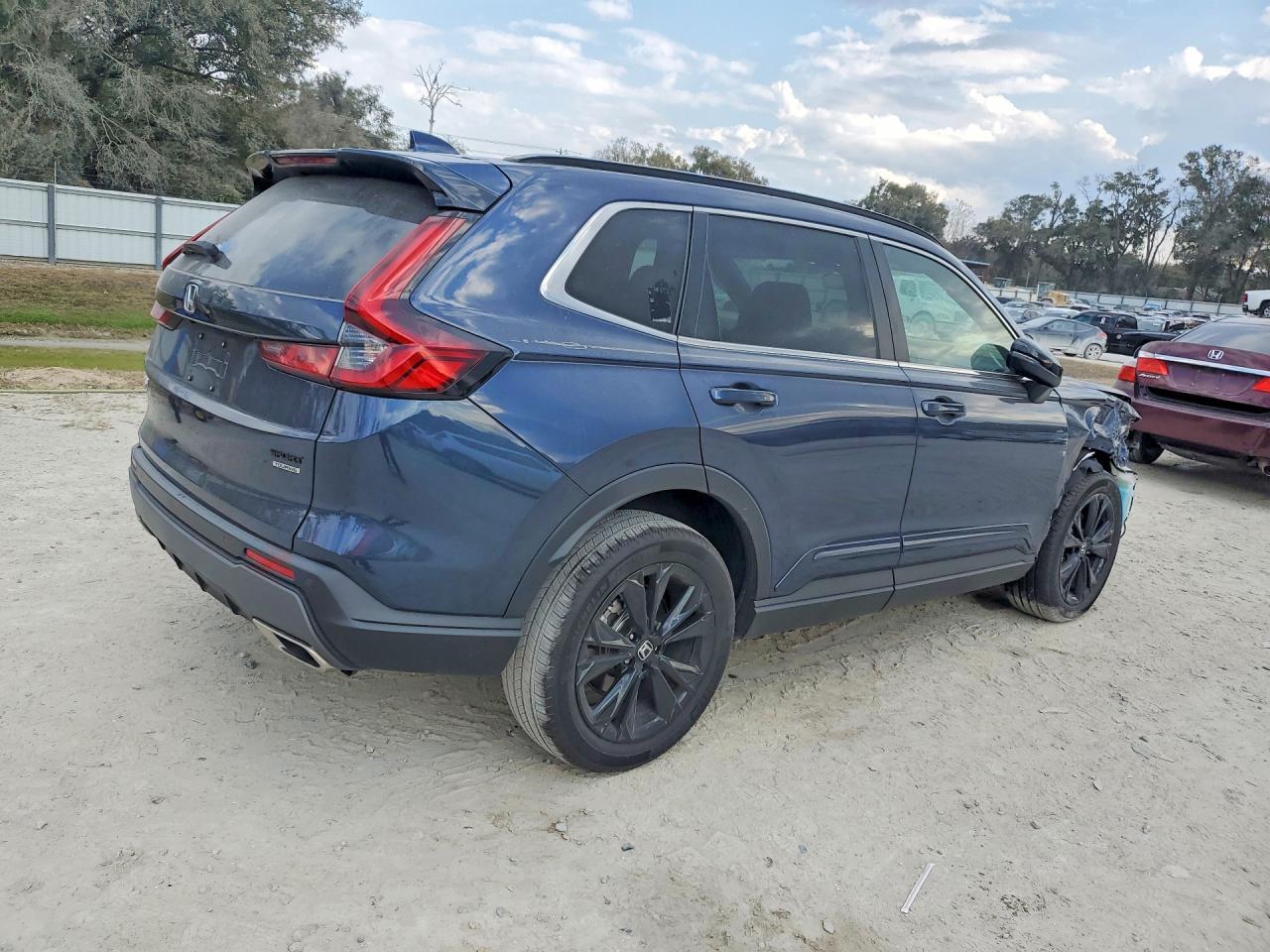 2025 Honda Cr-V Sport Touring - Image 3