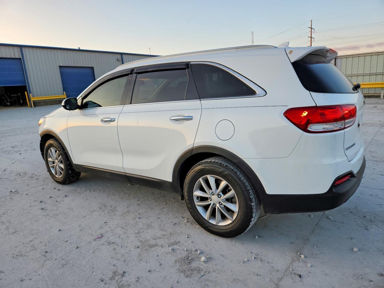 2017 Kia Sorento Lx - Image 2