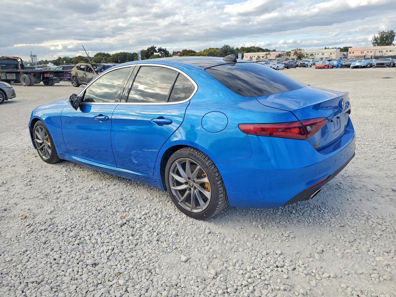 2021 Alfa Romeo Giulia Ti - Фото 2