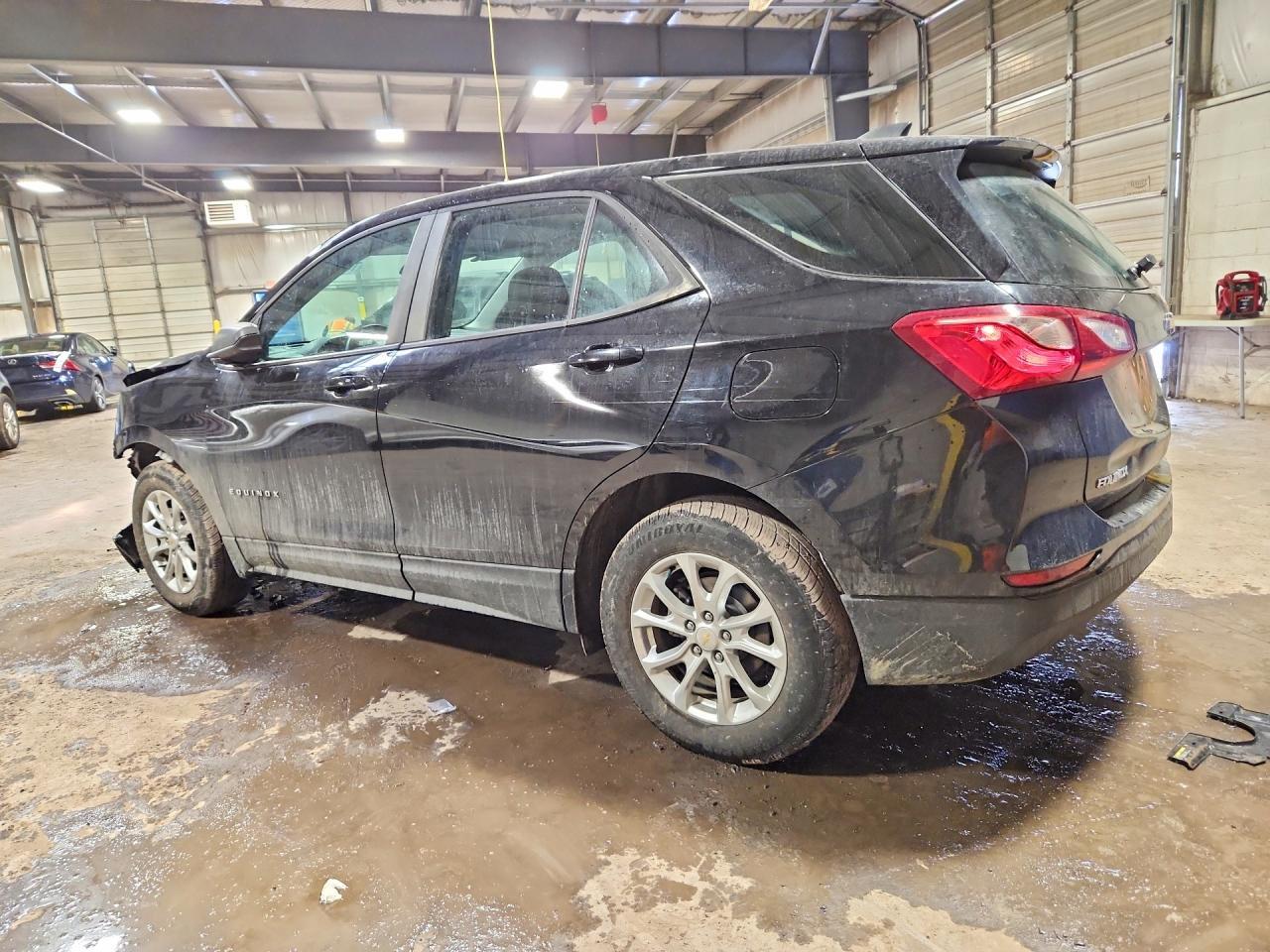 2020 Chevrolet Equinox Ls - Фото 2