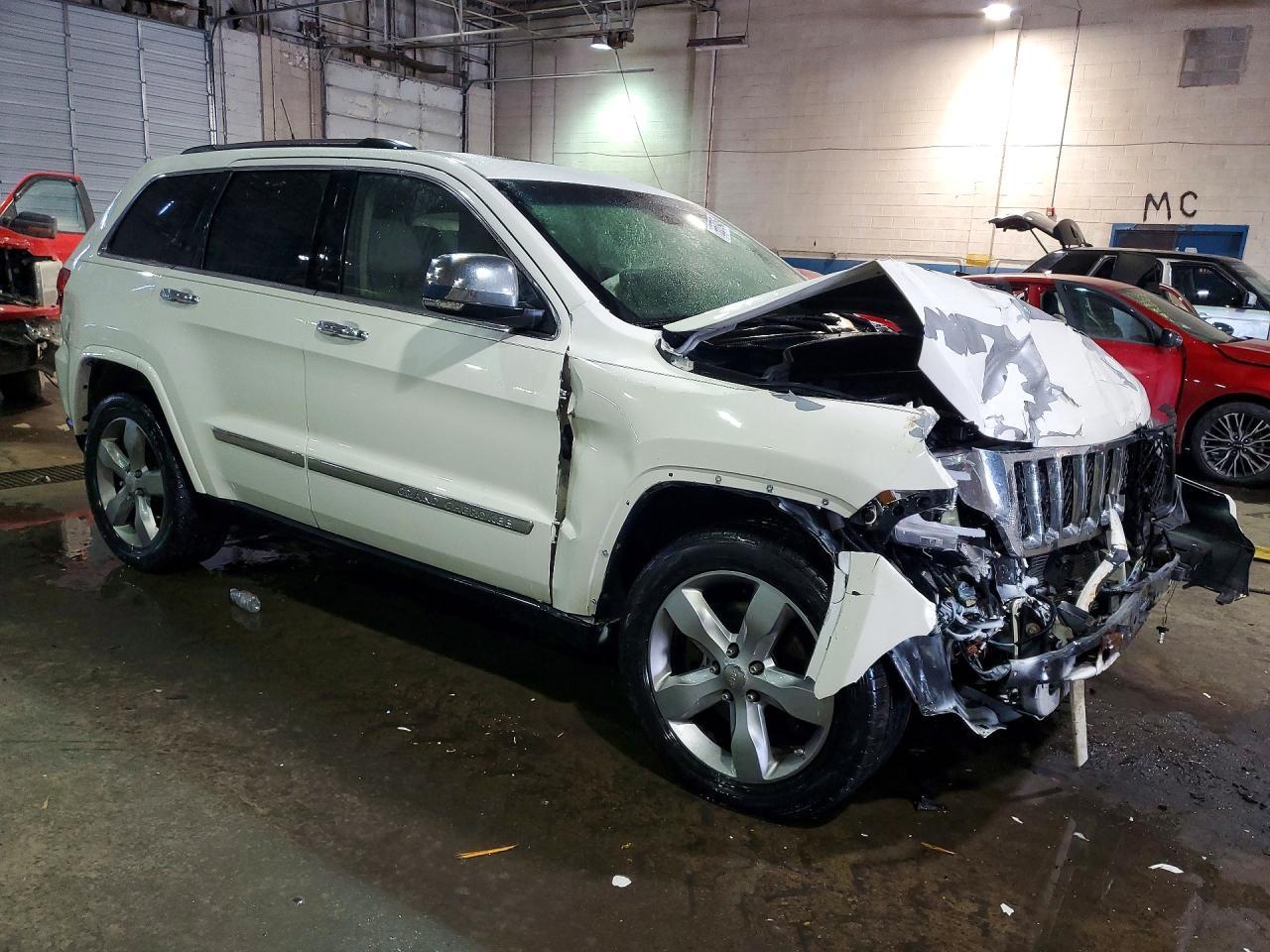 2011 Jeep Grand Cherokee Overland - Image 4