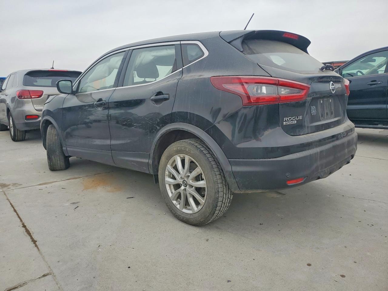 2022 Nissan Rogue Sport S - Фото 2