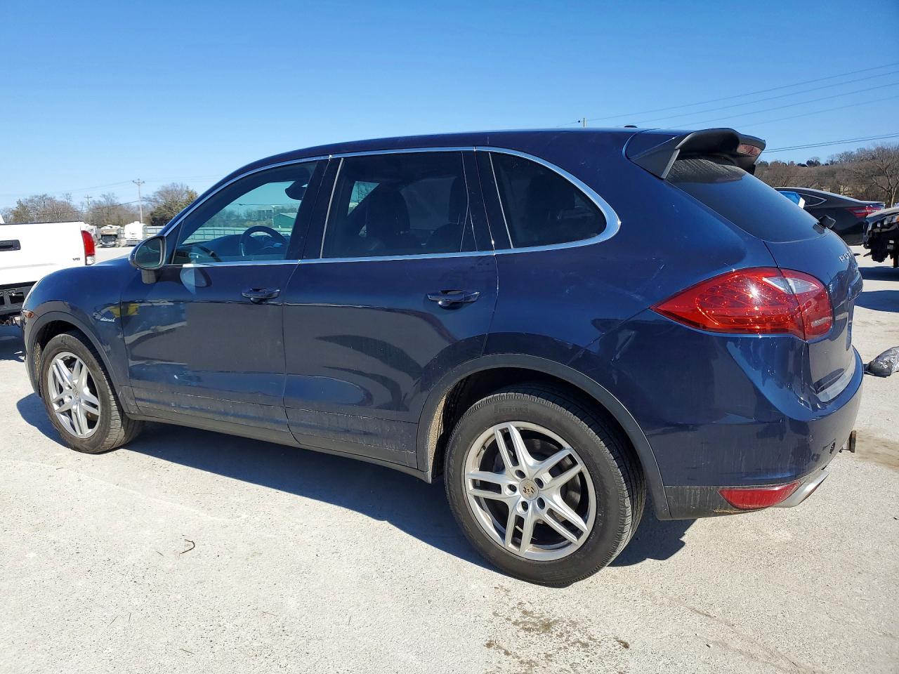 2013 Porsche Cayenne - Image 2