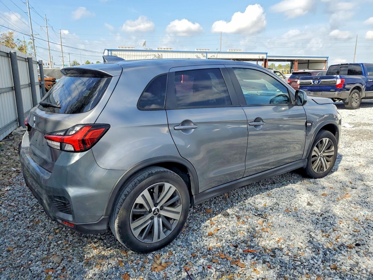 2022 Mitsubishi Outlander Sport Es - Фото 3