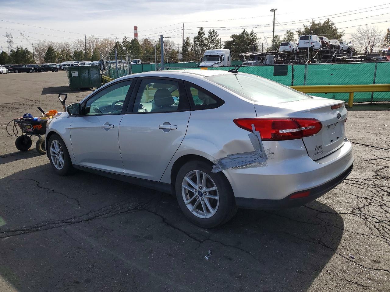 2017 Ford Focus Se - Image 2