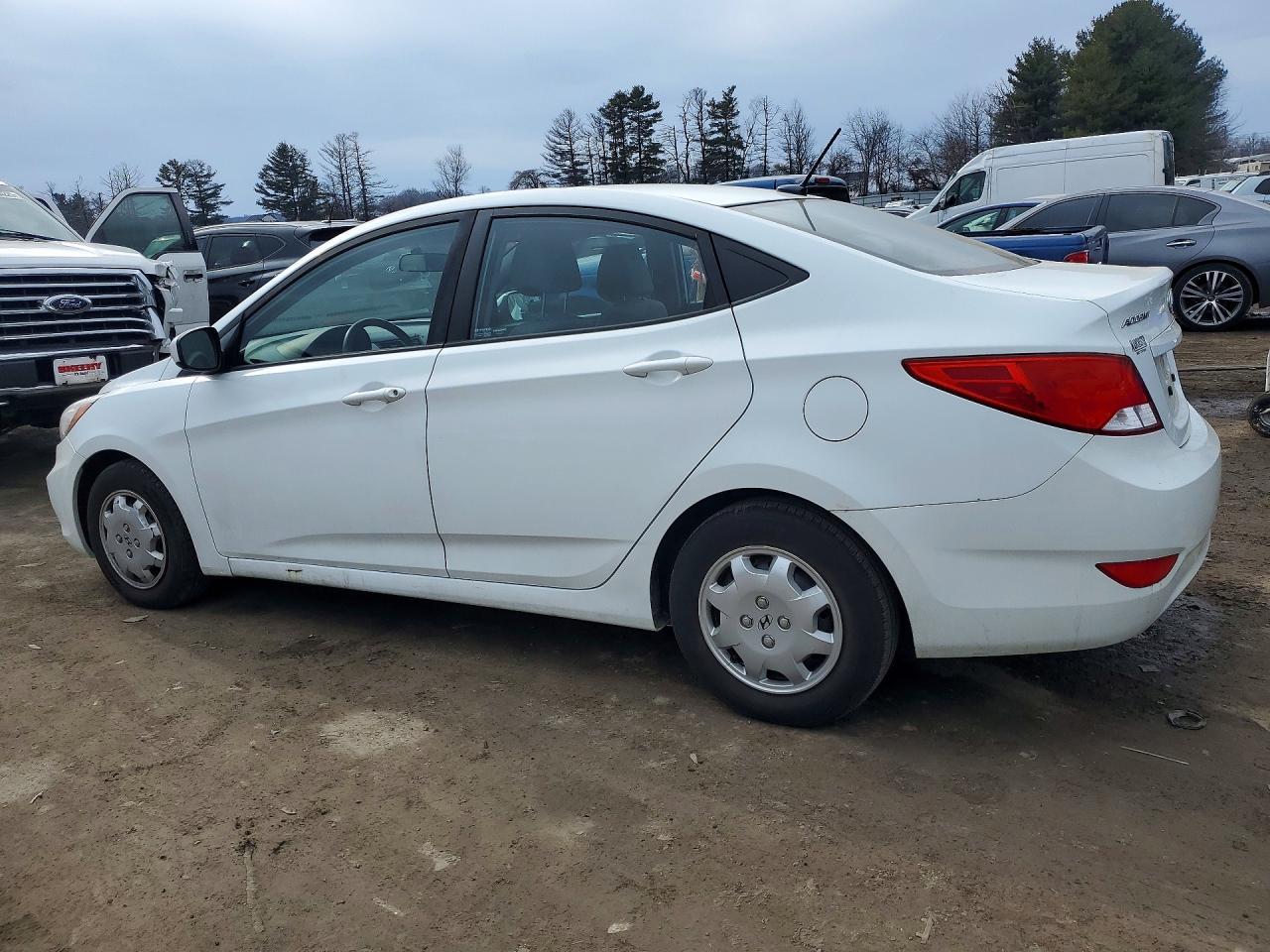 2016 Hyundai Accent Se - Фото 2