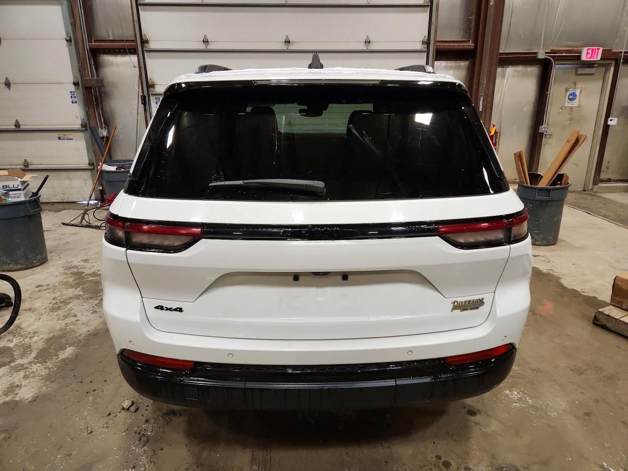 2023 Jeep Grand Cherokee Laredo - Image 6