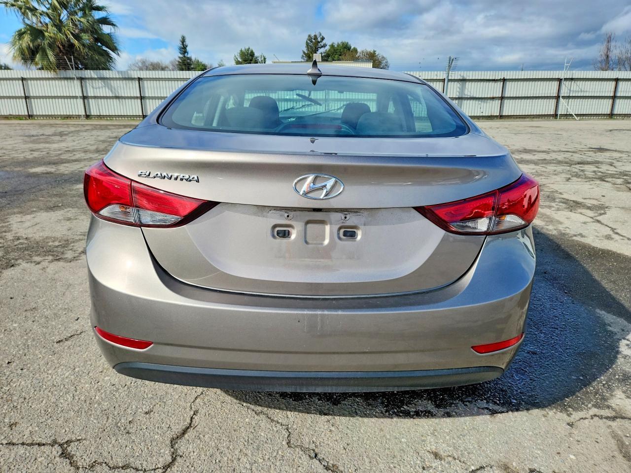 2015 Hyundai Elantra Se - Фото 6