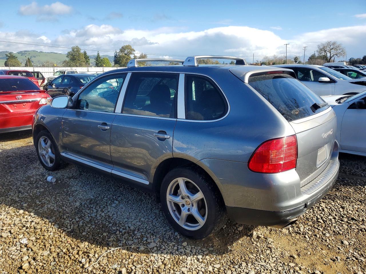 2004 Porsche Cayenne S - Image 2