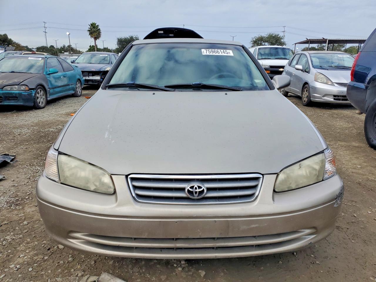 2000 Toyota Camry Le - Фото 5