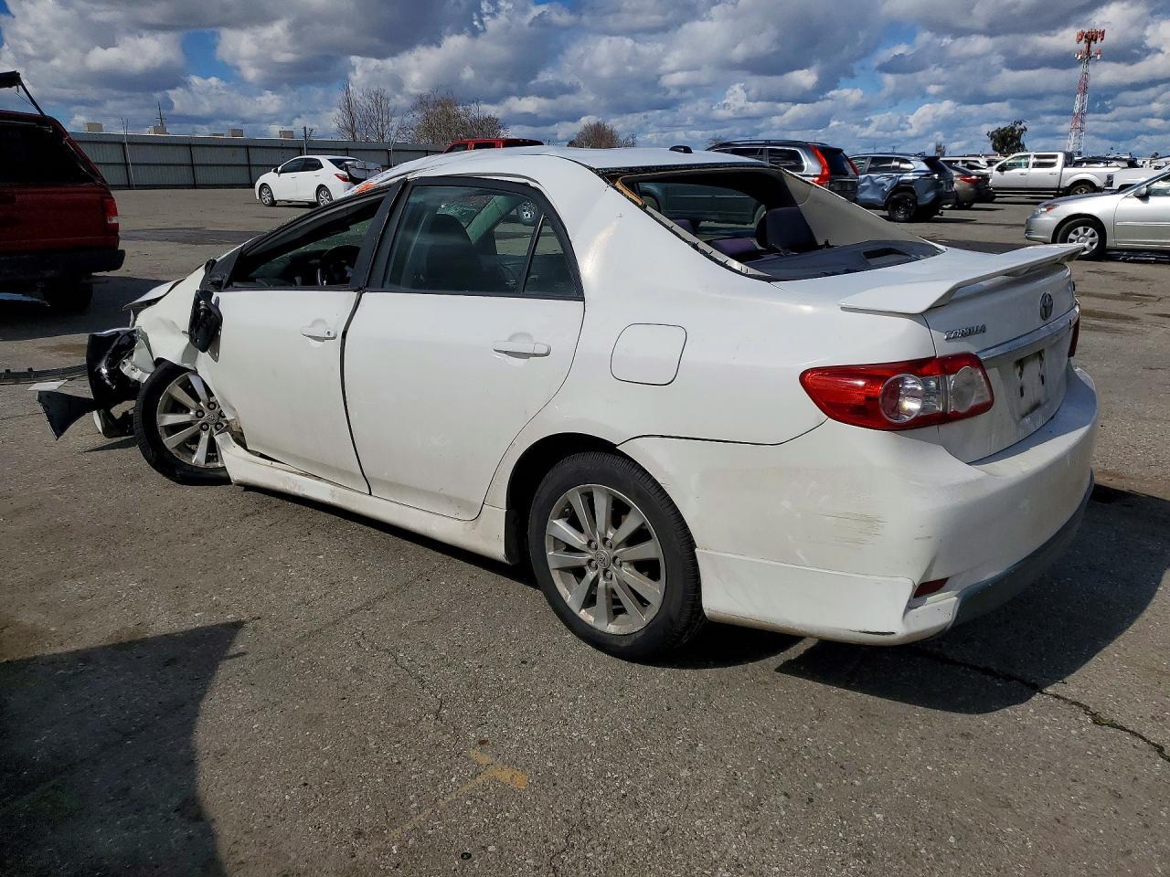 2011 Toyota Corolla Base - Фото 2