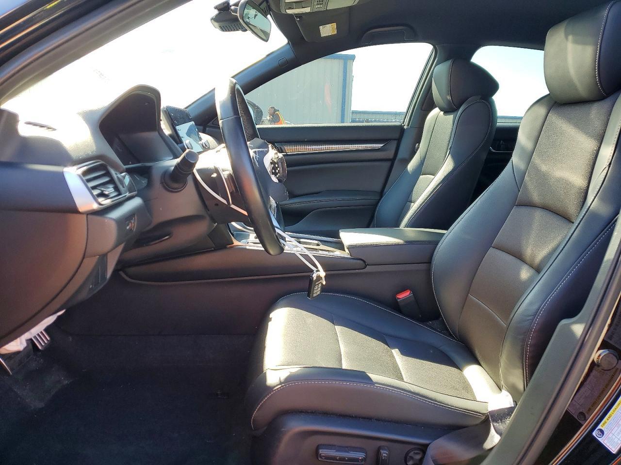 2022 Honda Accord Hybrid Sport - Image 7