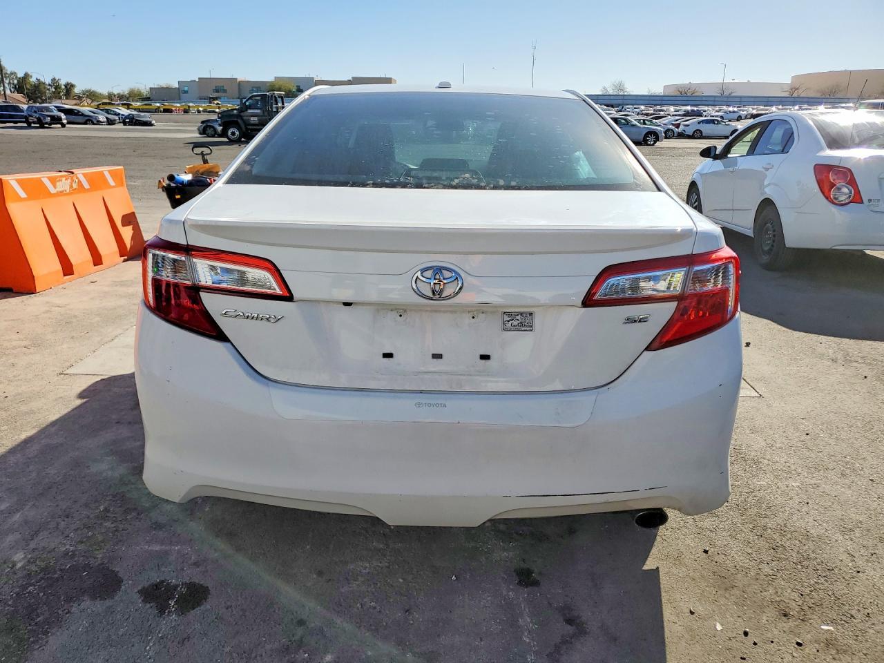 2014 Toyota Camry L - Фото 6