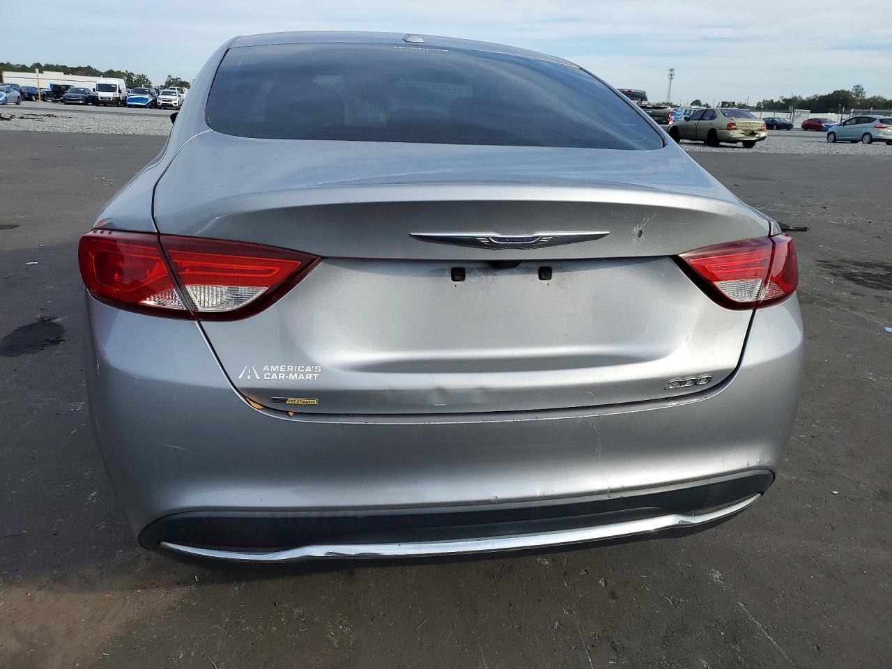 2015 Chrysler 200 Limited - Фото 6