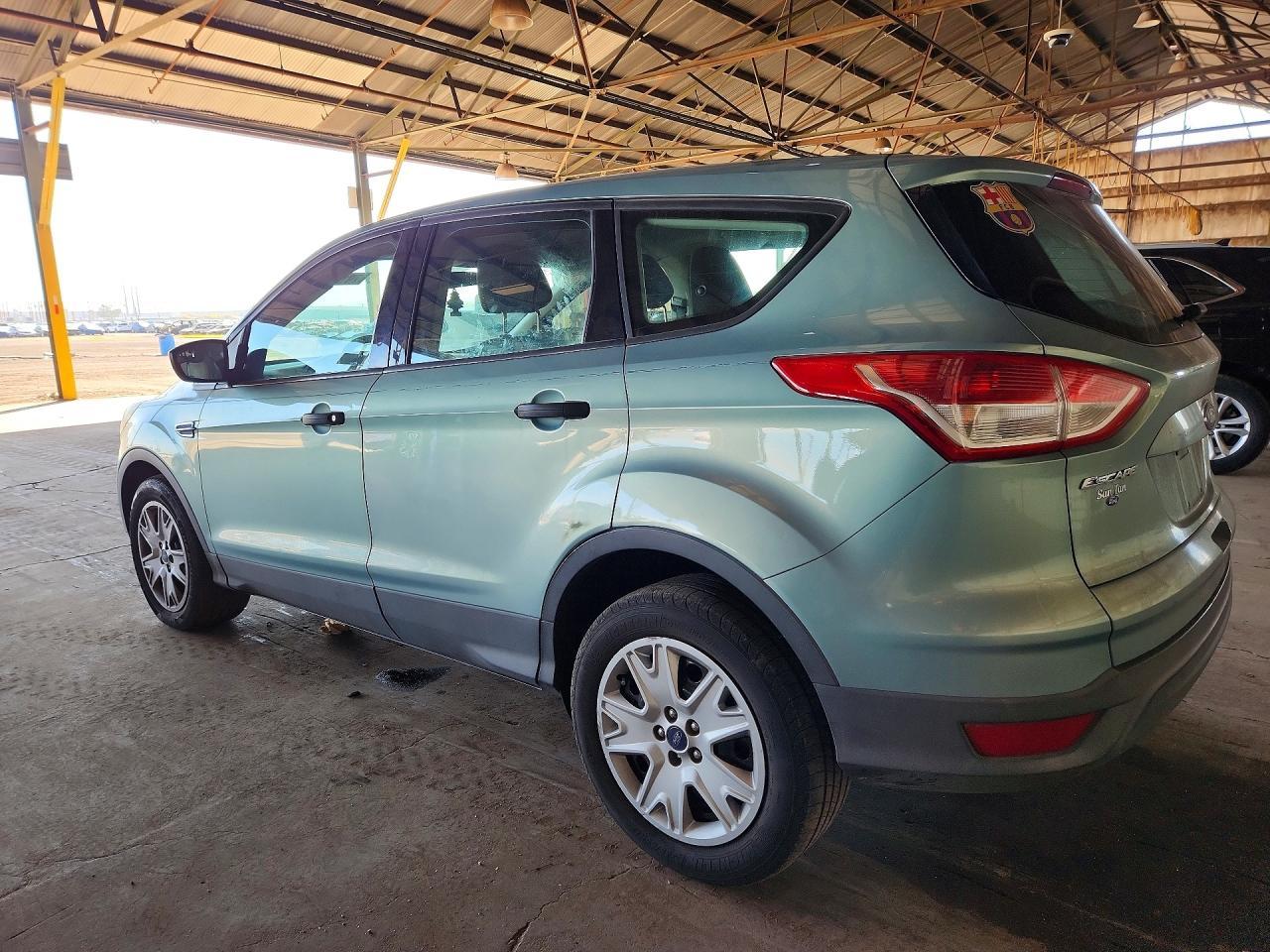 2013 Ford Escape S - Фото 2