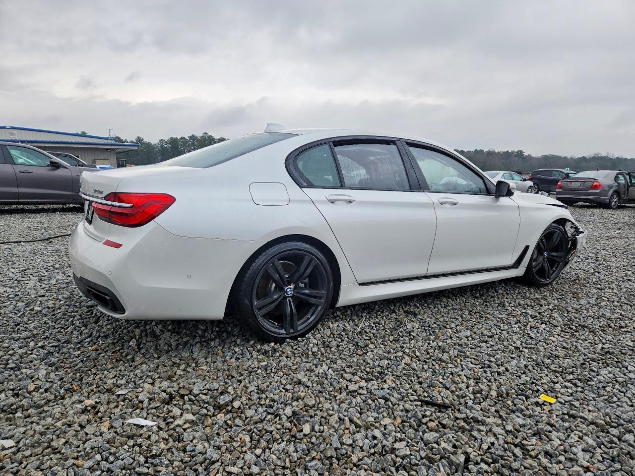 2018 BMW 750 Xi - Фото 3