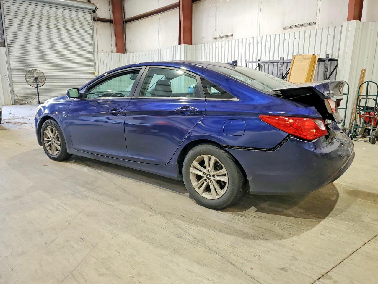 2013 Hyundai Sonata Gls - Image 2