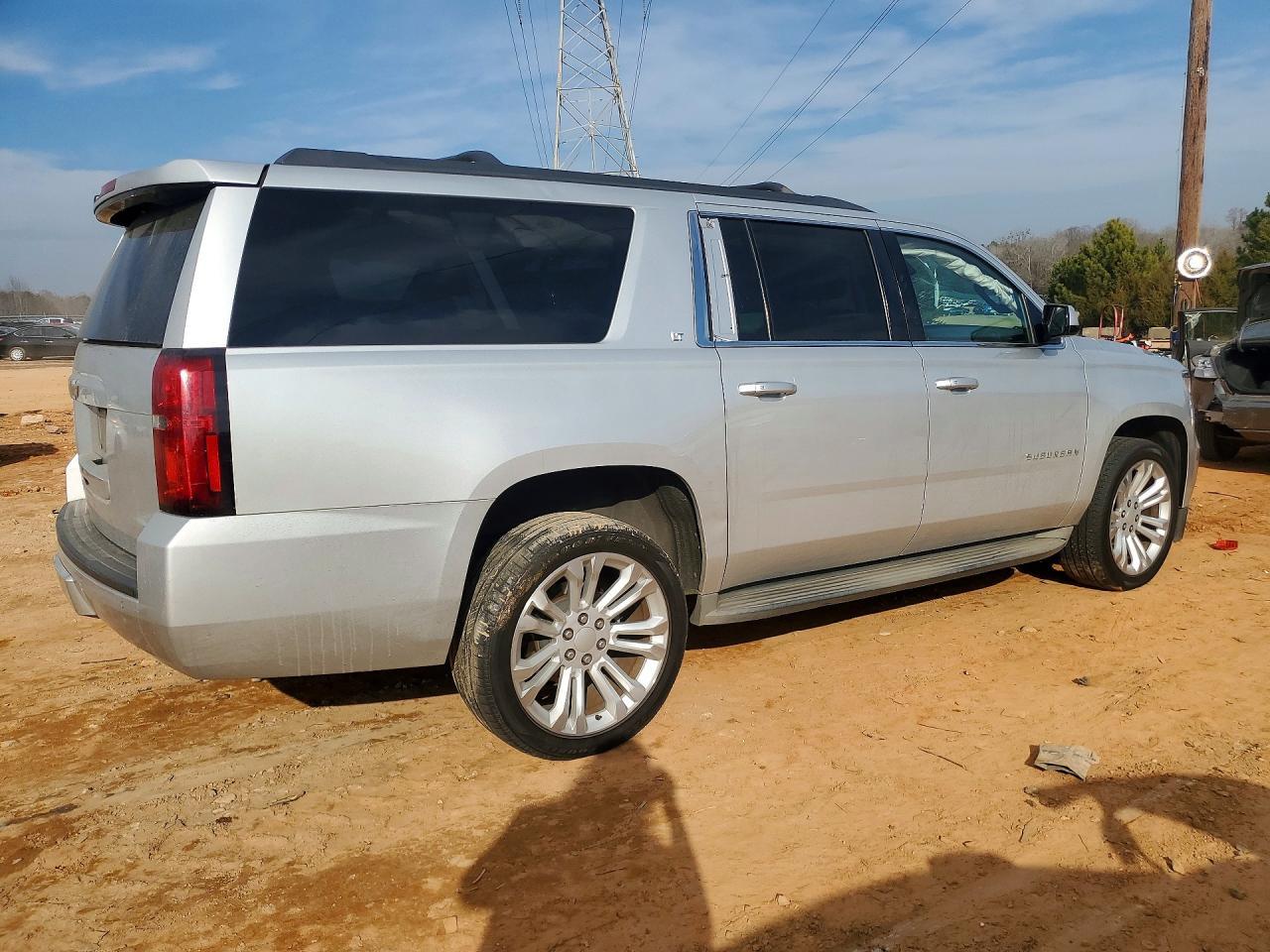 2015 Chevrolet Suburban C1500 Lt - Image 3