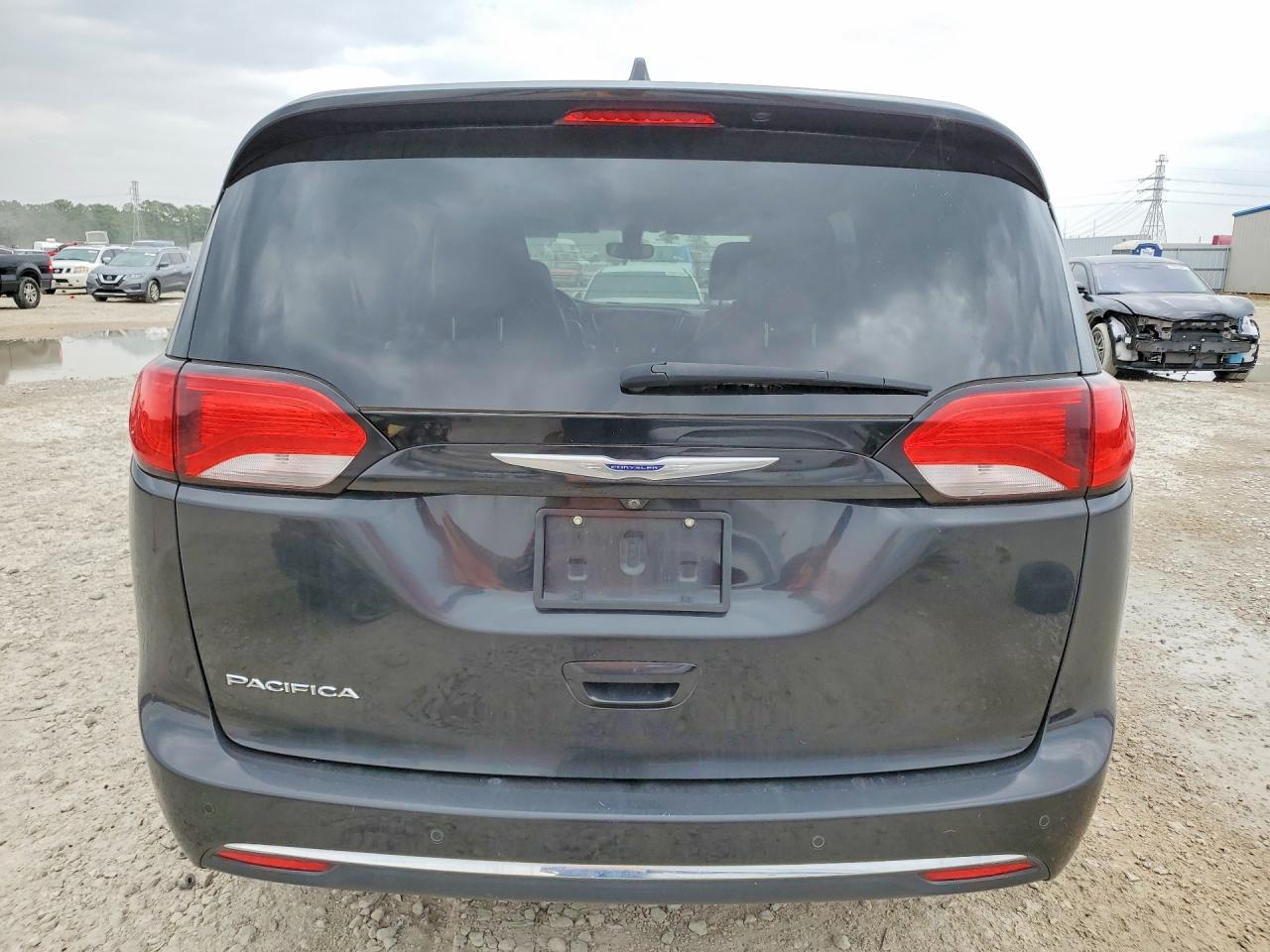 2019 Chrysler Pacifica Touring L - Фото 6