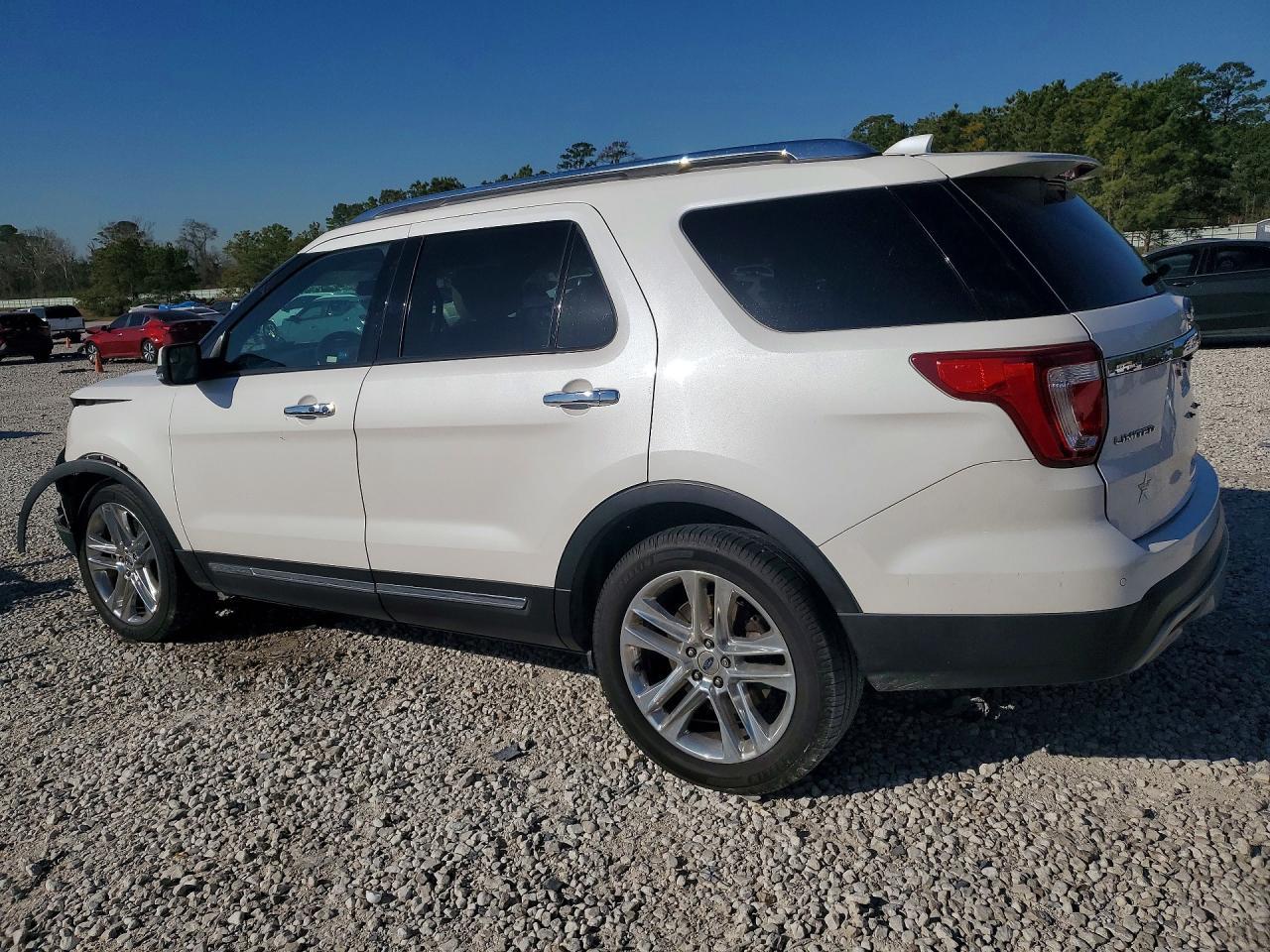 2017 Ford Explorer Limited - Image 2
