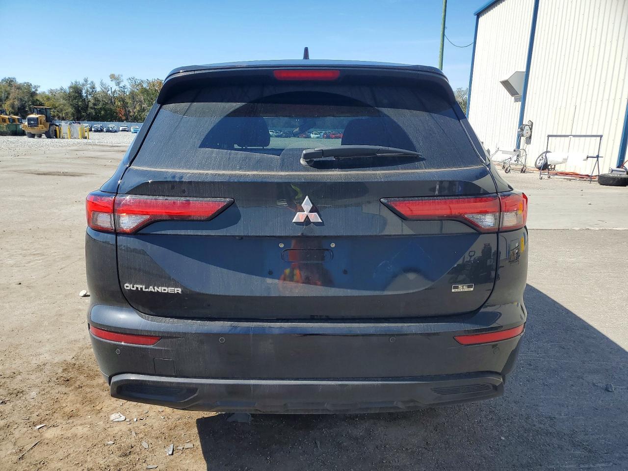 2024 Mitsubishi Outlander Se - Image 6