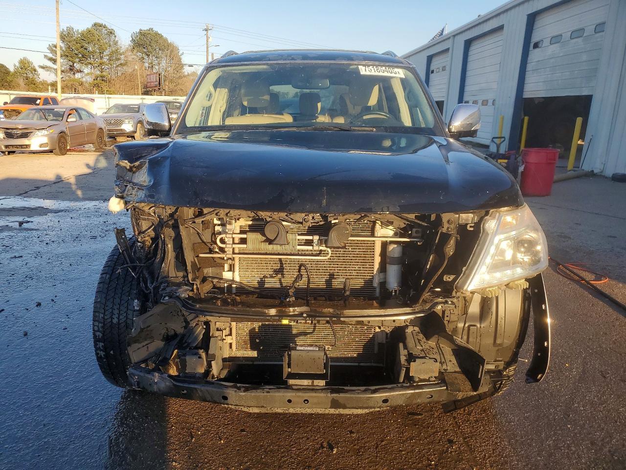 2018 Nissan Armada Sl - Image 5