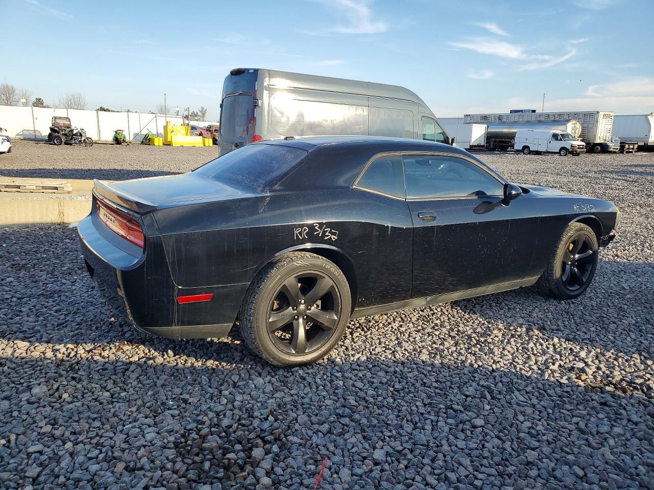 2013 Dodge Challenger Sxt - Image 3