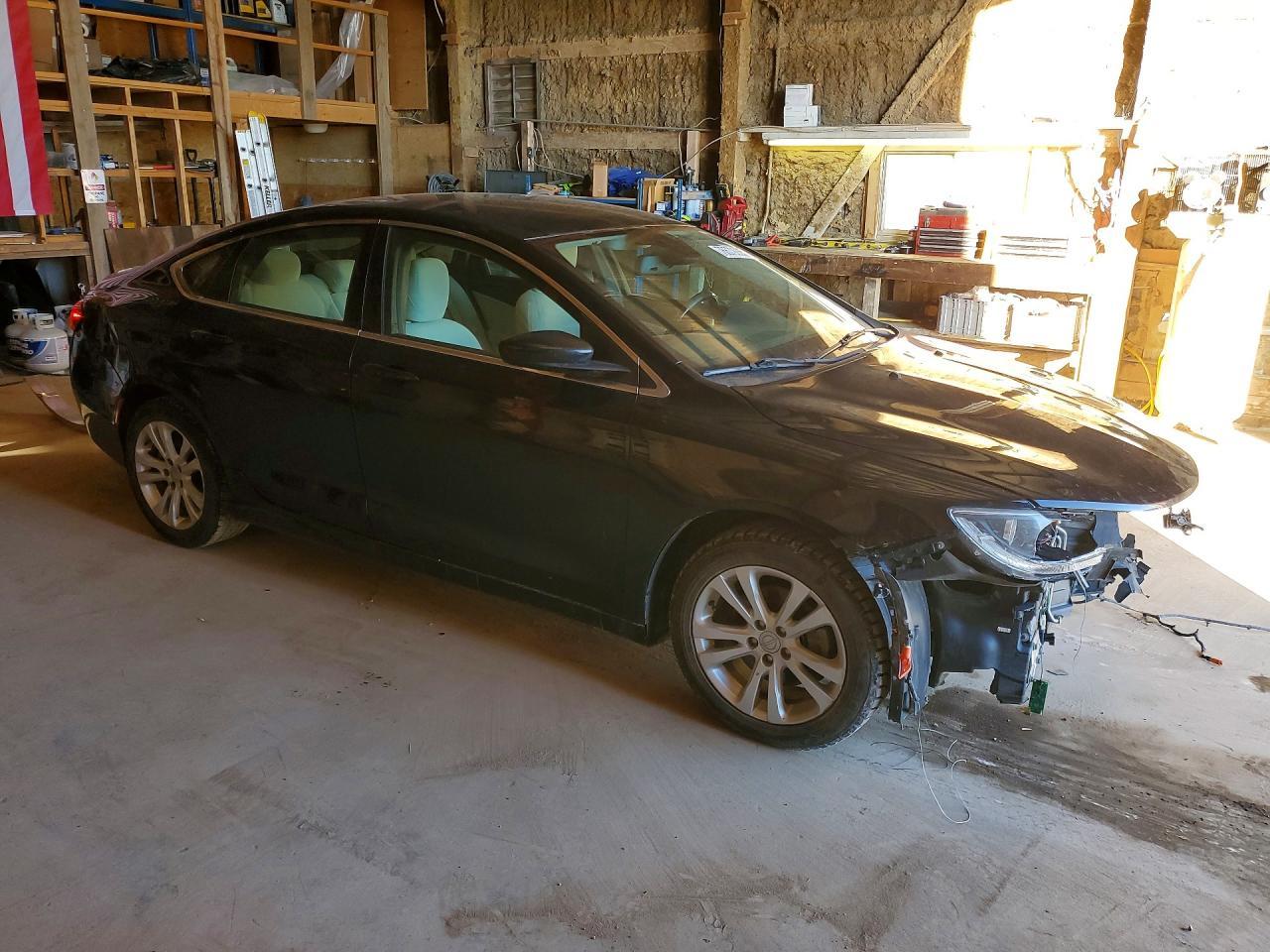 2015 Chrysler 200 Limited - Фото 4