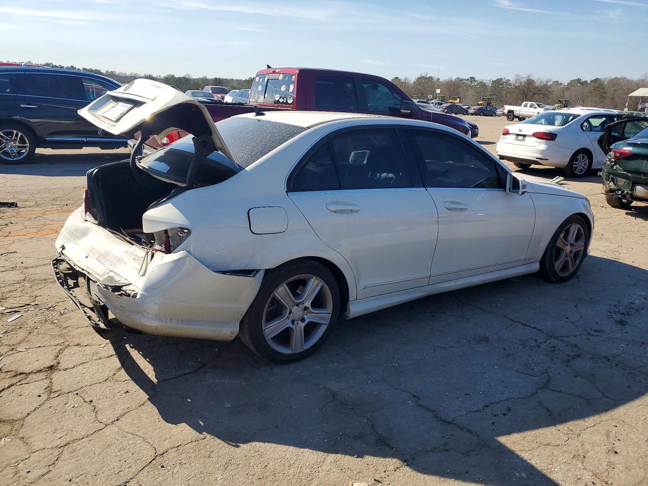 2011 Mercedes-Benz C 300 - Фото 3