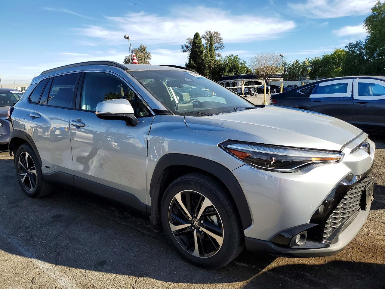 2024 Toyota Corolla Cross Hybrid Xse - Фото 4