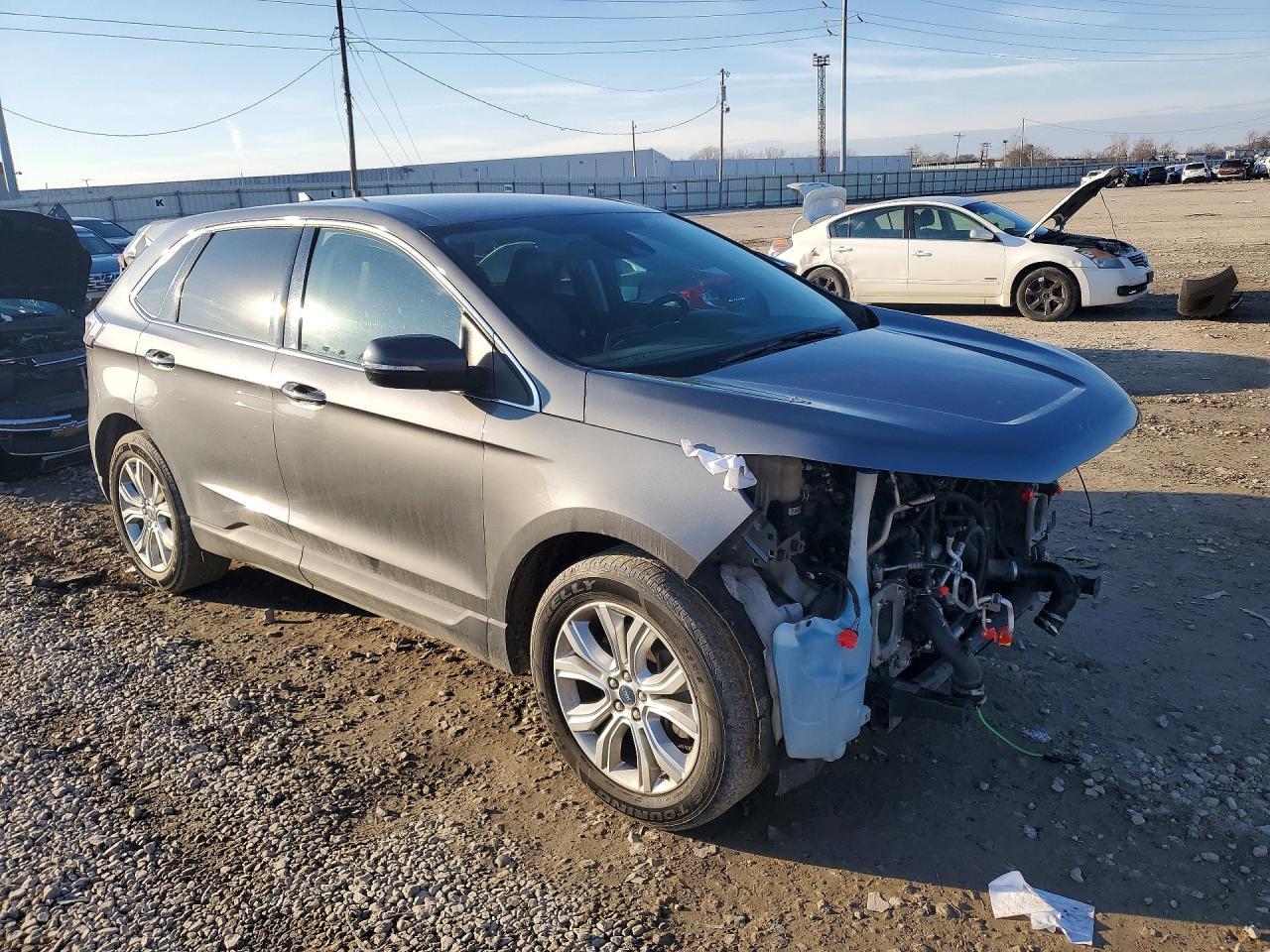 2022 Ford Edge Titanium - Фото 4