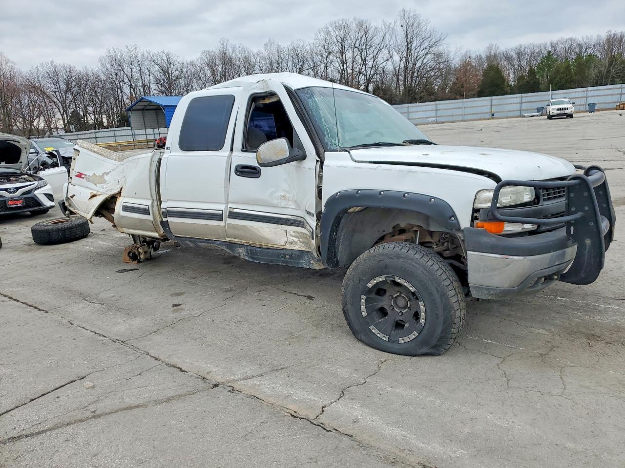 2000 Chevrolet Silverado K1500 - Image 4