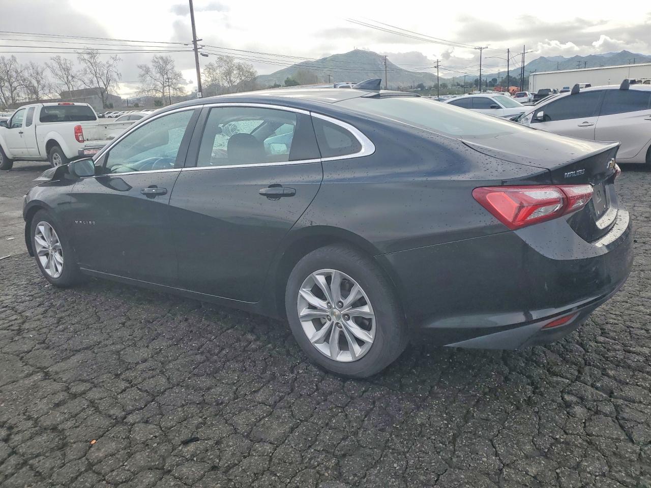 2022 Chevrolet Malibu Lt - Фото 2