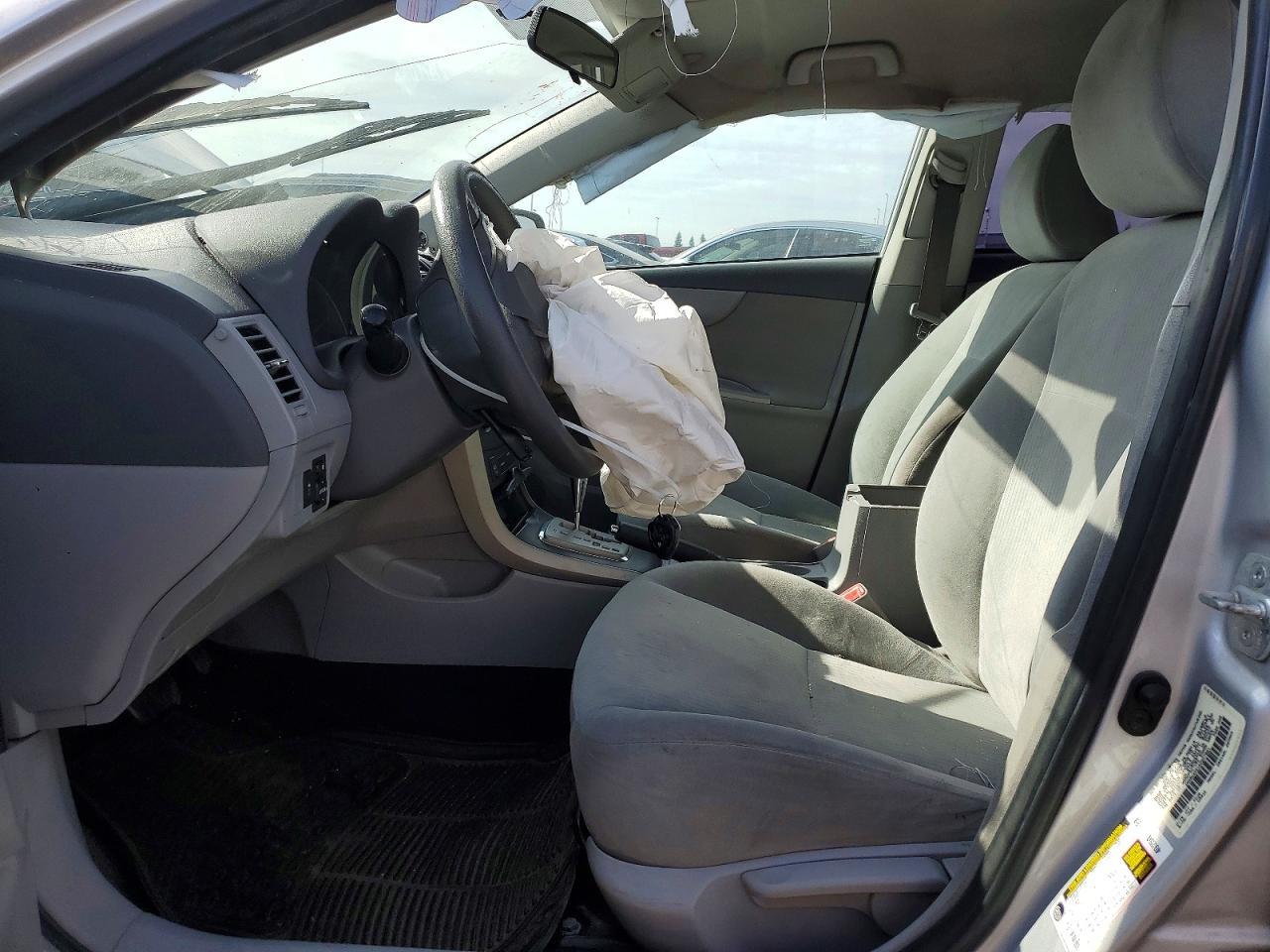 2010 Toyota Corolla Le - Фото 7