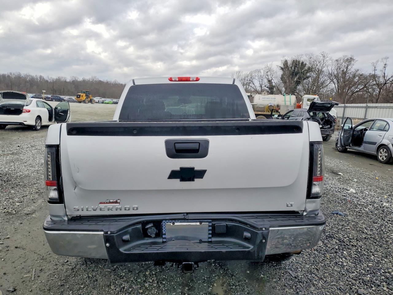 2013 Chev Silverado - Image 6