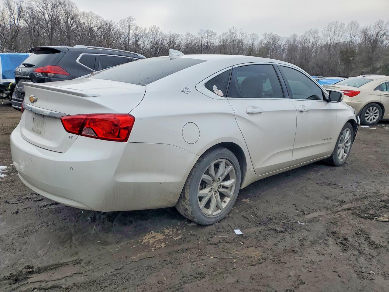 2018 Chevrolet Impala Lt - Image 3