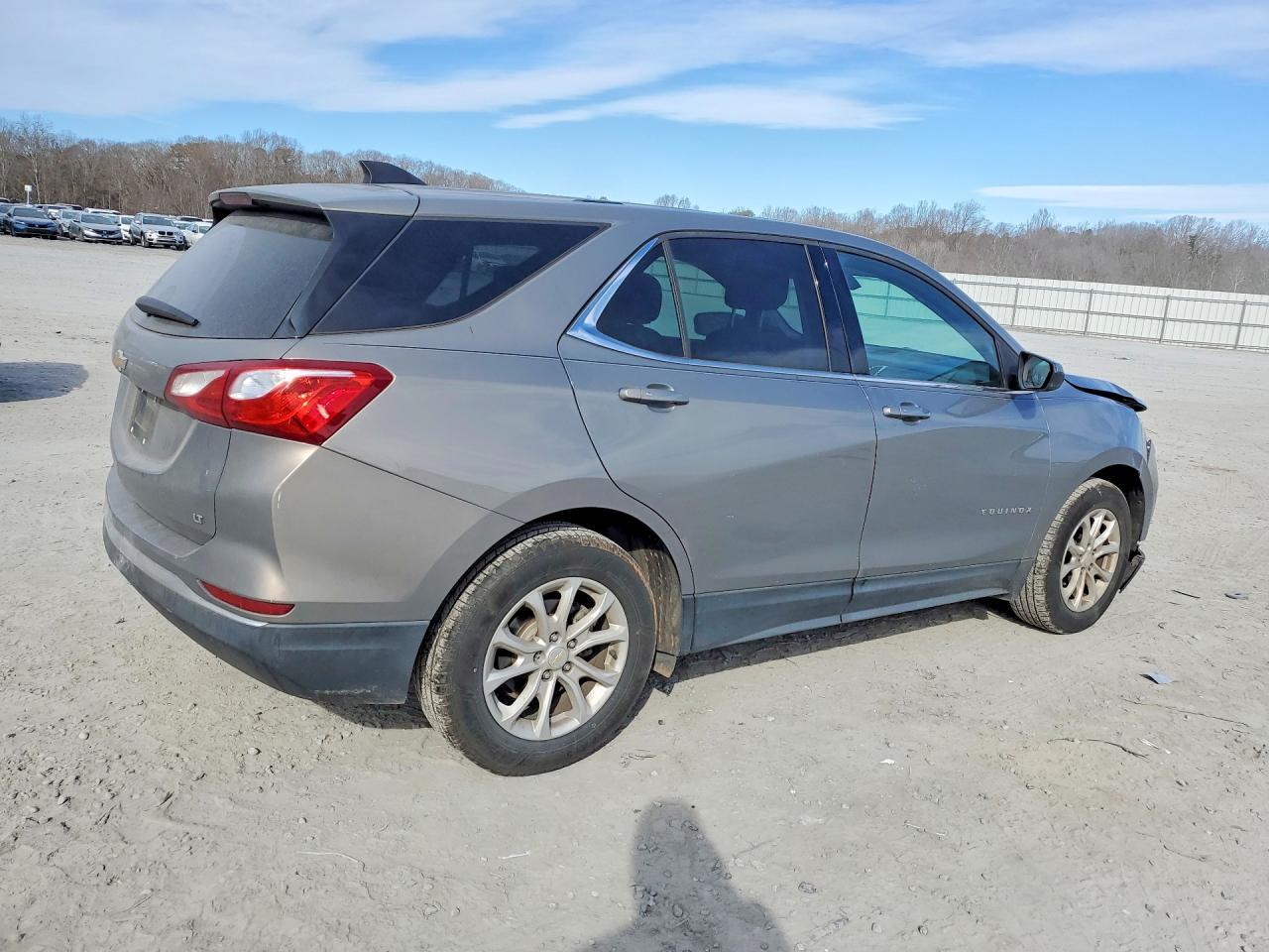 2019 Chevrolet Equinox Lt - Image 3