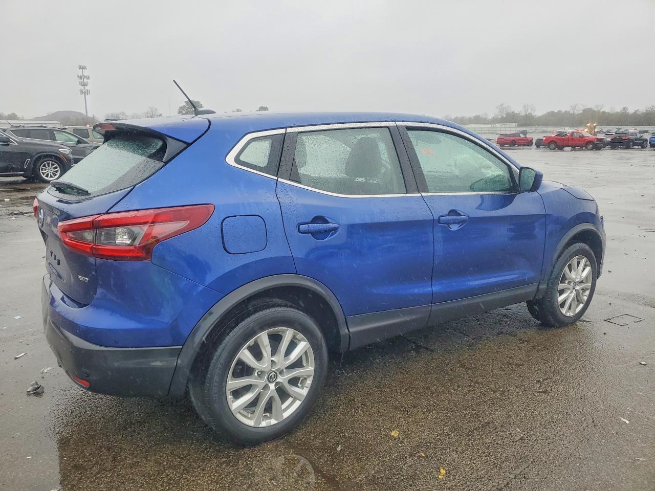 2021 Nissan Rogue Sport S - Фото 3