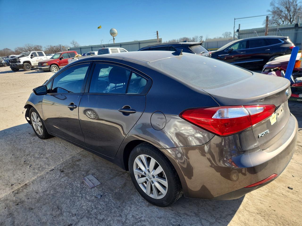 2014 Kia Forte Lx - Image 2