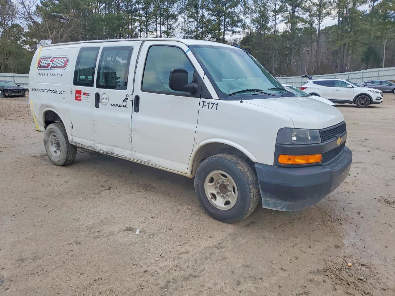2021 Chevrolet Express G2500 - Фото 4