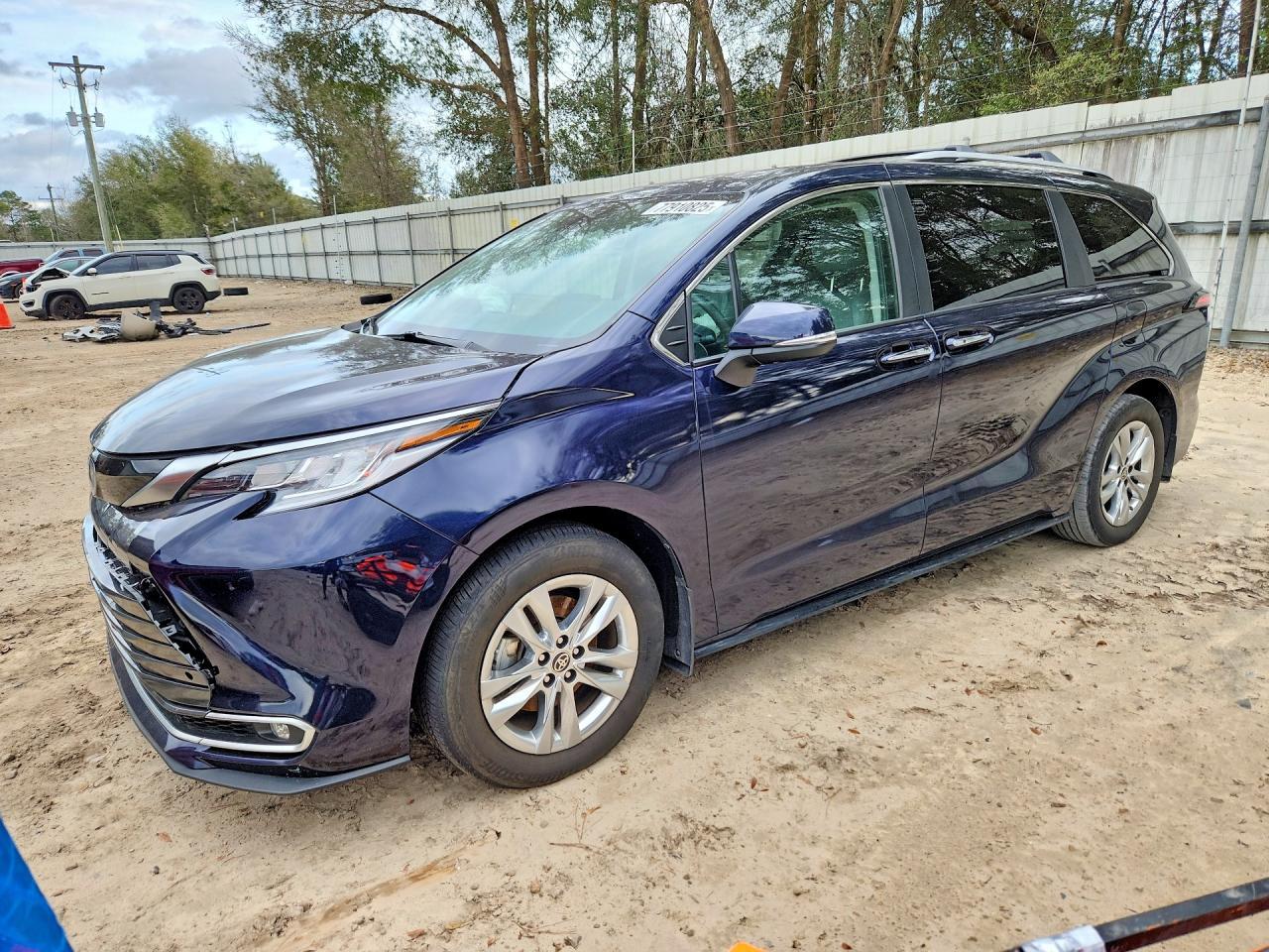 2024 Toyota Sienna Limited 7-Passenger