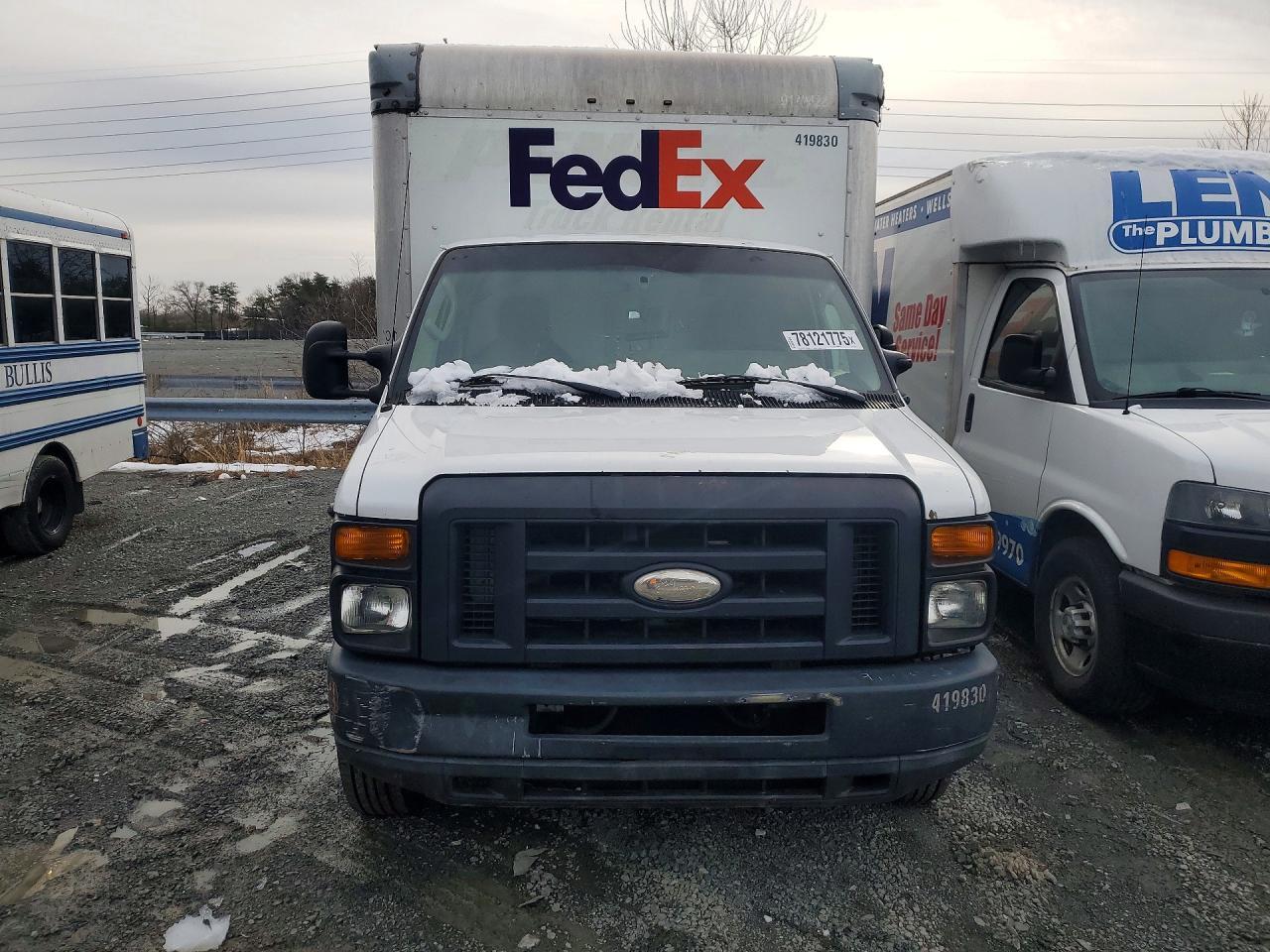 2015 Ford E350 Box Truck - Фото 5