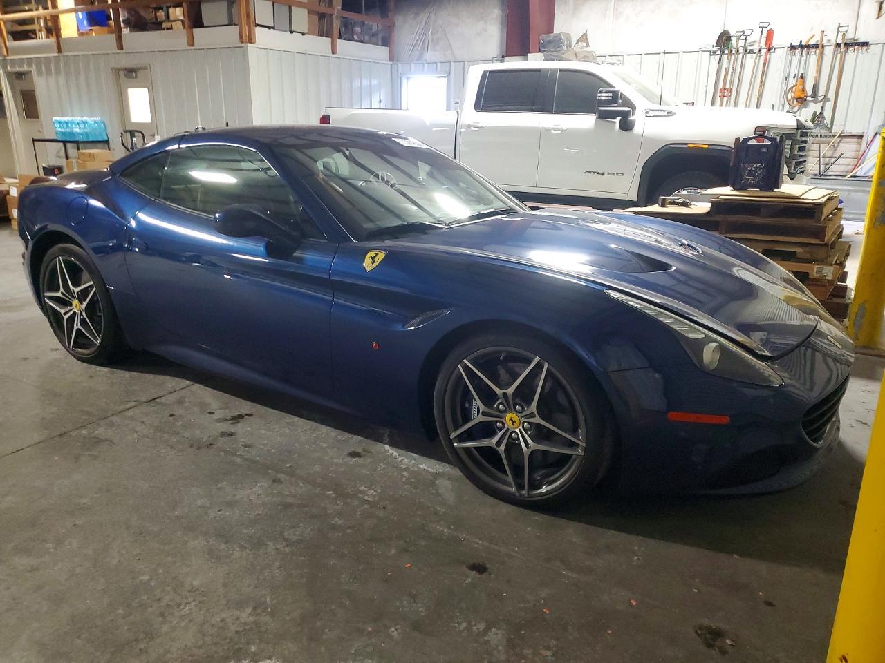 2017 Ferrari California T - Фото 4