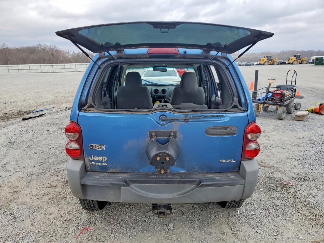 2005 Jeep Liberty - Image 6