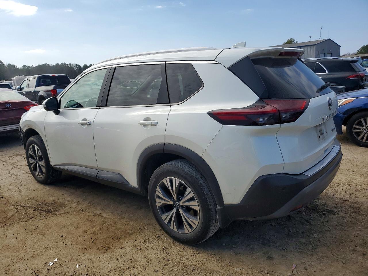2023 Nissan Rogue Sv - Image 2