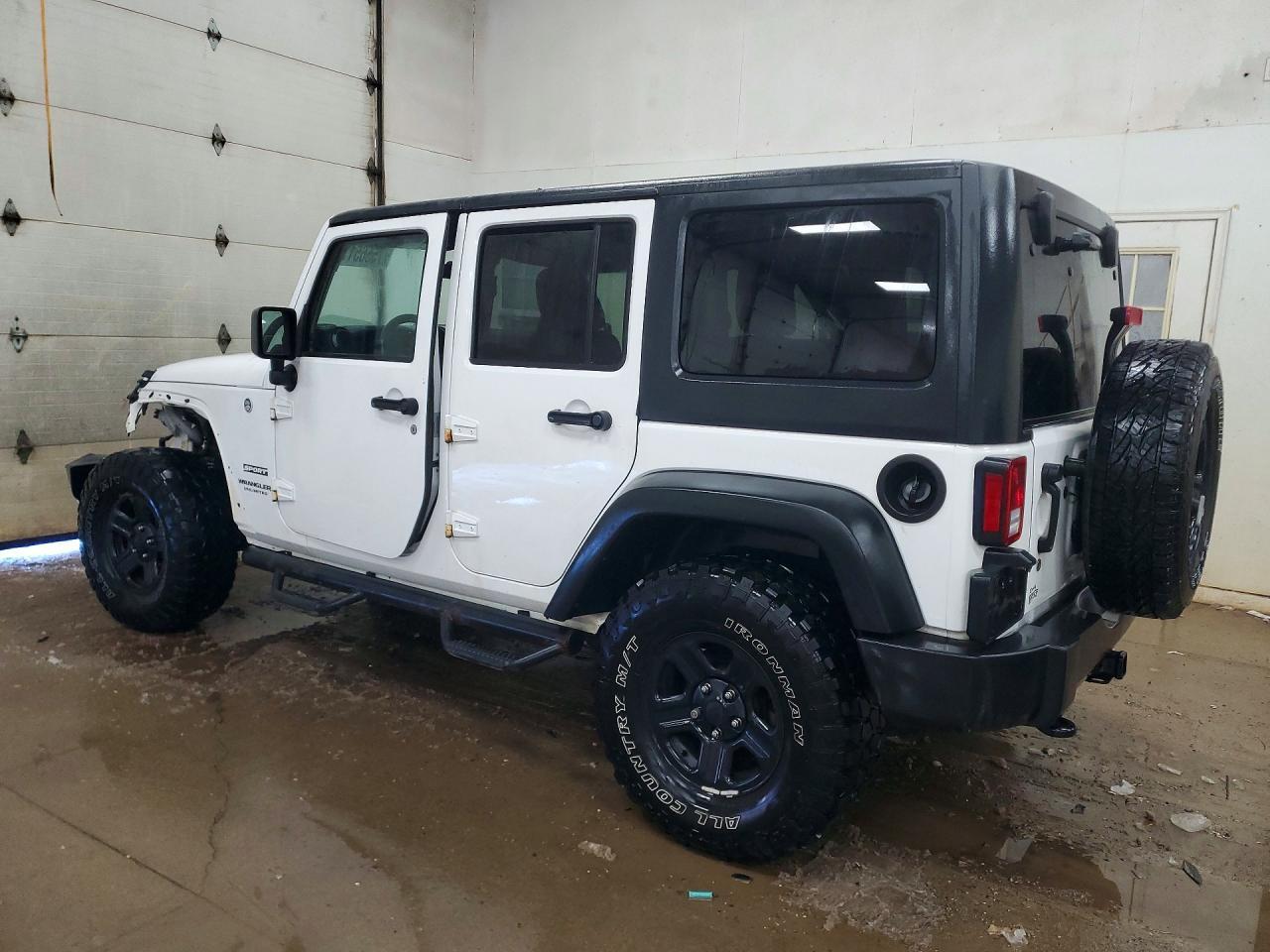 2016 Jeep Wrangler Unlimited Sport - Фото 2