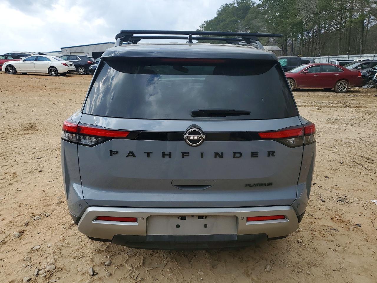2022 Nissan Pathfinder Platinum - Image 6